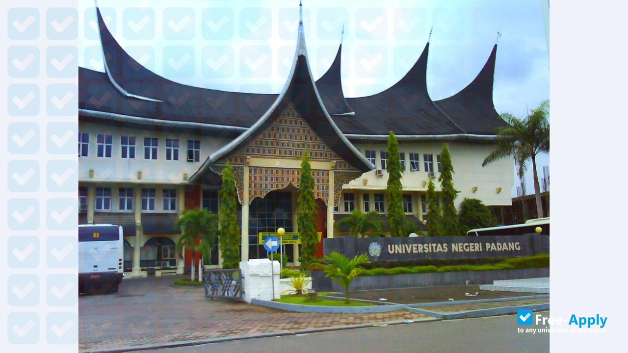 Universitas Negeri Padang (UNP) - Padang